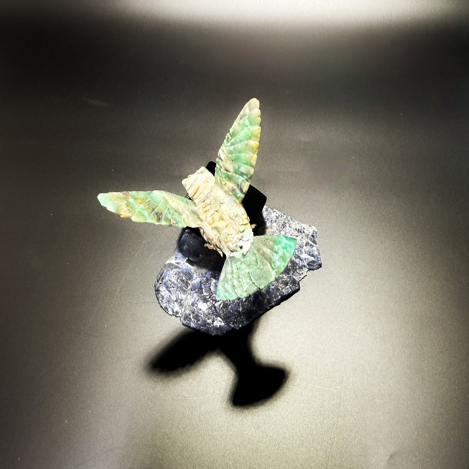 Piedra negra - Turmalina | Colibrí tallado murralla esmeralda colombiana